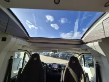 Fahrzeugbild Bürstner Signature SFT 7.0 Auf dem Hof #22