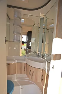 Fahrzeugbild Hobby De Luxe 490 KMF/MEGA DEAL/Schnäppchen #22