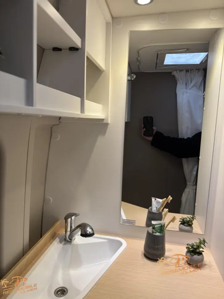 Fahrzeugbild LMC Innovan Pure 600 8G. Auto. #23