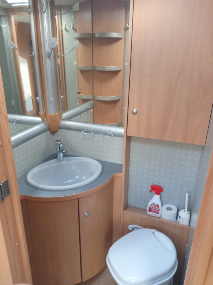 Fahrzeugbild Bürstner A-Modell A 850-2 mit kompletter Wartu #8