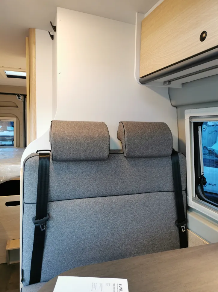 Fahrzeugbild Sunlight Camper Van Cliff 640 Anhängerkupplung+1.Hand #9