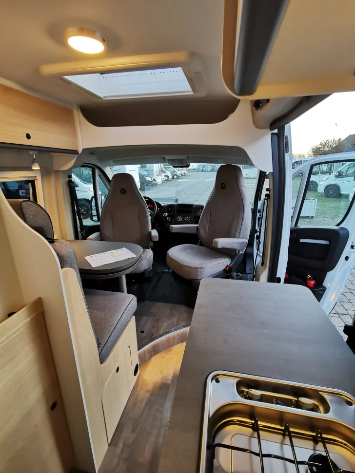 Fahrzeugbild Sunlight Camper Van Cliff 640 Anhängerkupplung+1.Hand #13