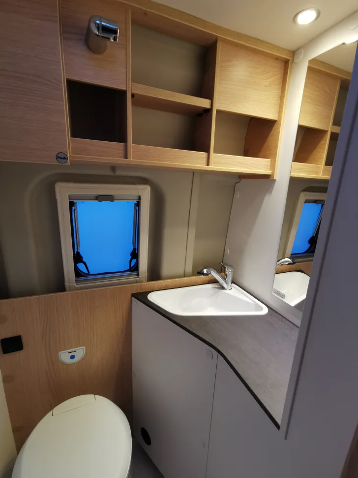 Fahrzeugbild Sunlight Camper Van Cliff 640 Anhängerkupplung+1.Hand #16