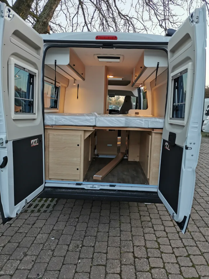 Fahrzeugbild Sunlight Camper Van Cliff 640 Anhängerkupplung+1.Hand #17