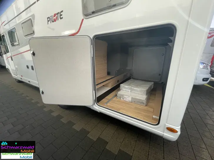 Fahrzeugbild Pilote G740FGJ EVIDENCE MY 2026 #4