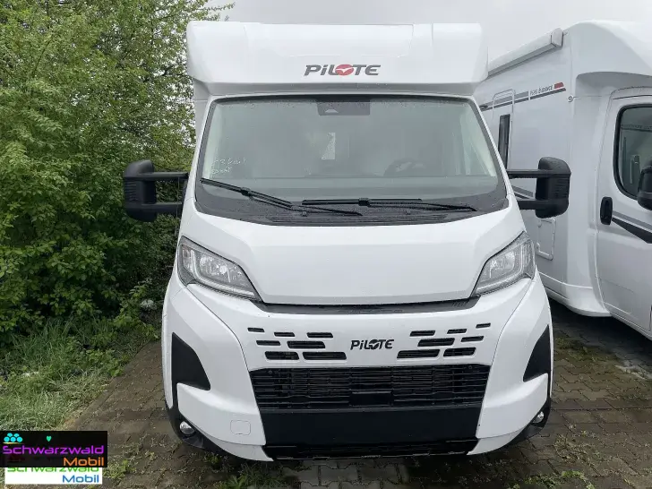 Fahrzeugbild Pilote P720U Safety-Paket inkl. ACC, 6EH, SAT uvm. #1