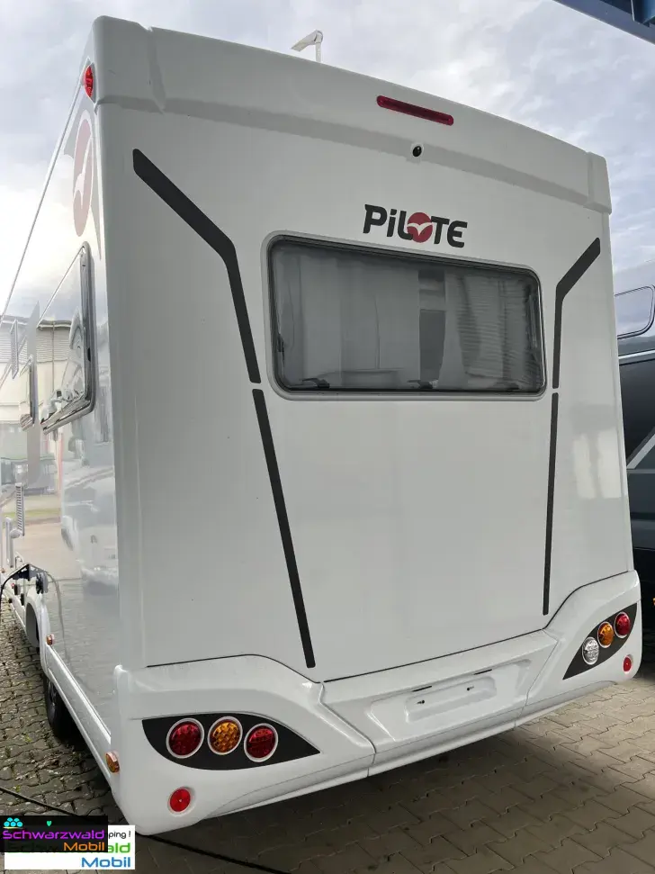 Fahrzeugbild Pilote P720U Safety-Paket inkl. ACC, 6EH, SAT uvm. #3