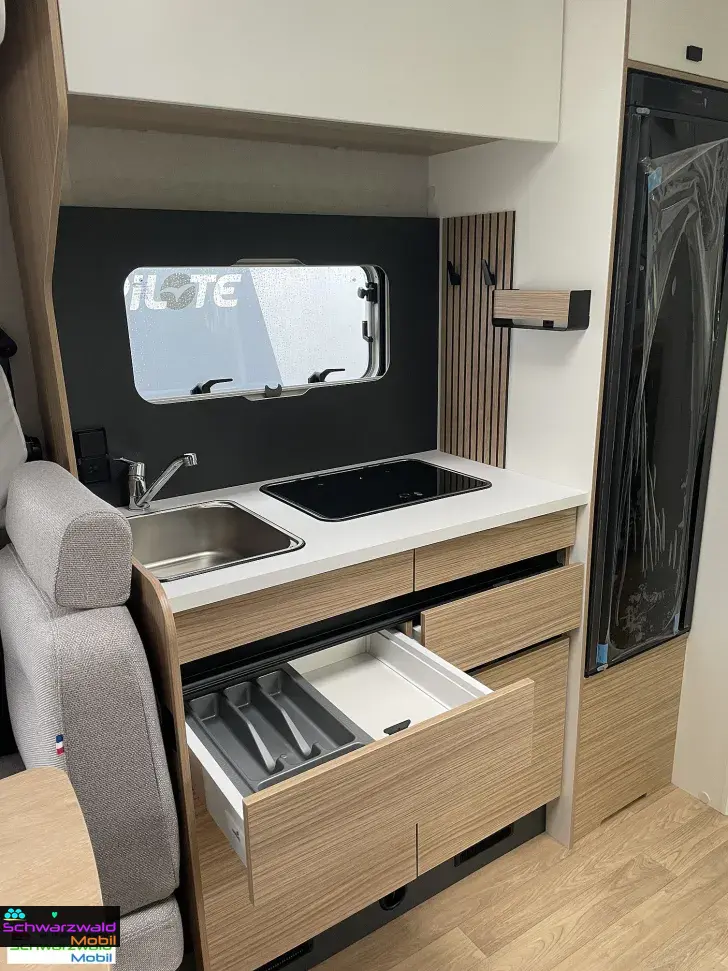 Fahrzeugbild Pilote P720U Safety-Paket inkl. ACC, 6EH, SAT uvm. #9