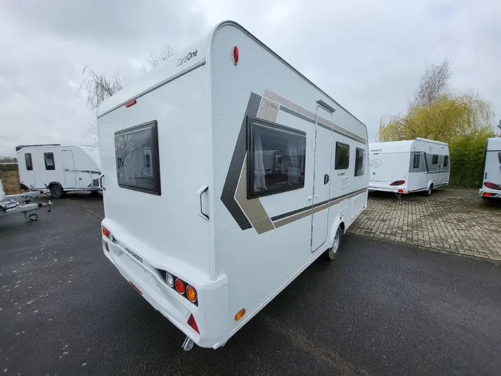 Seitlich Weinsberg CaraOne 480 EU 3 Pakete/1500kg/Serviceklappe