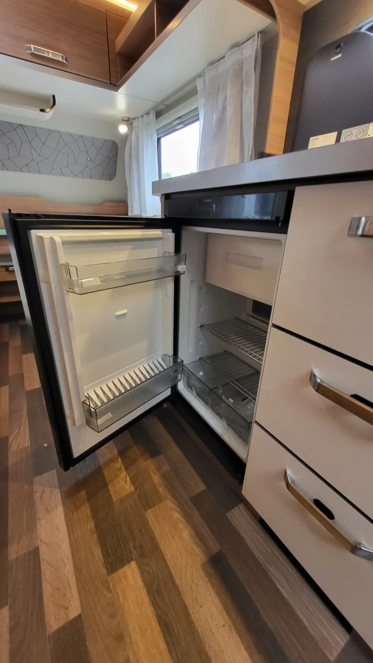 Weitere Betten Weinsberg CaraOne 480 EU 3 Pakete/1500kg/Serviceklappe