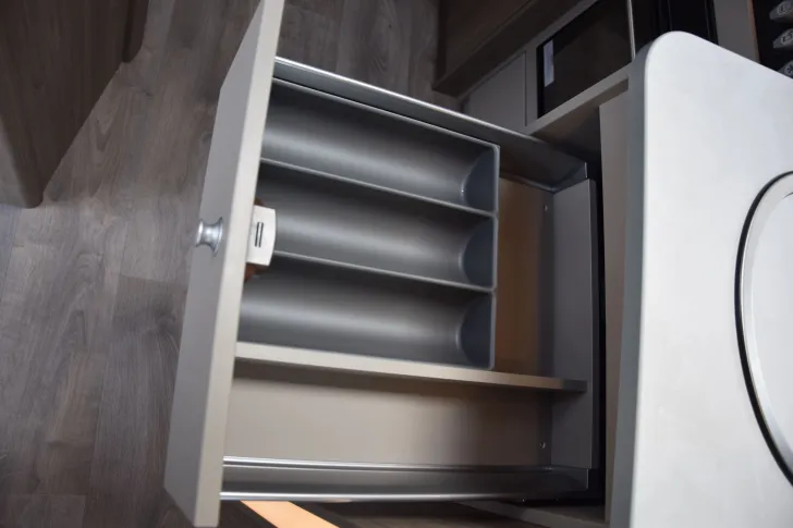 Fahrzeugbild Carado T448 pro+ *5.Sitz*Backofen*Combi-6E* #16