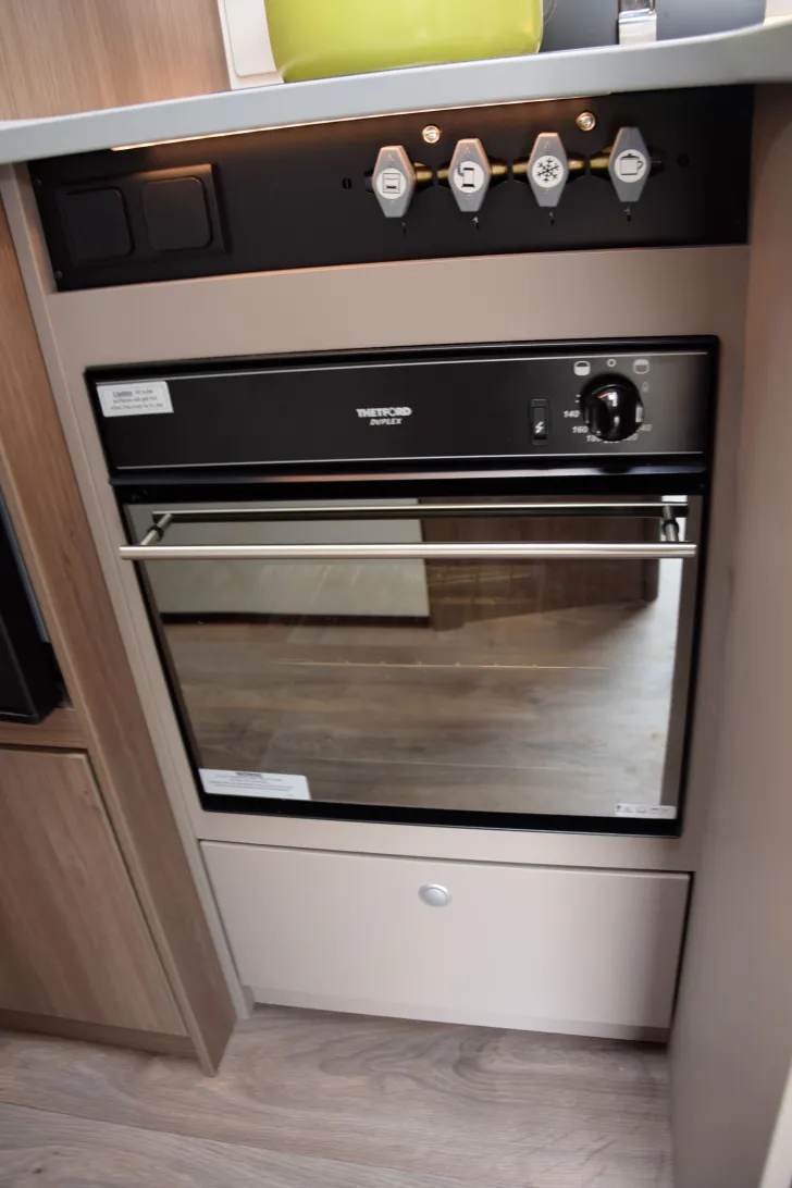 Fahrzeugbild Carado T448 pro+ *5.Sitz*Backofen*Combi-6E* #17