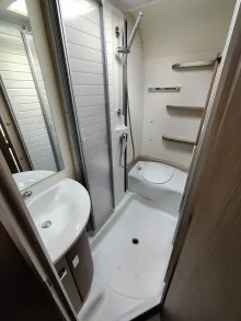 Fahrzeugbild Bürstner Averso 465 TS Super Zustand, wie N #3