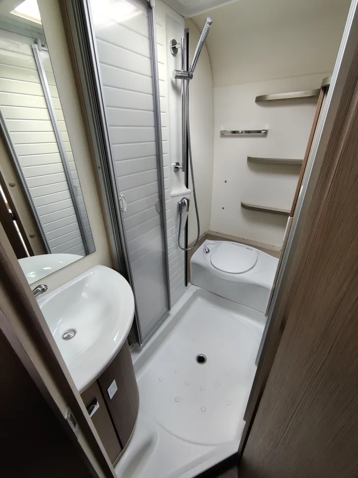 Fahrzeugbild Bürstner Averso 465 TS Super Zustand, wie N #3