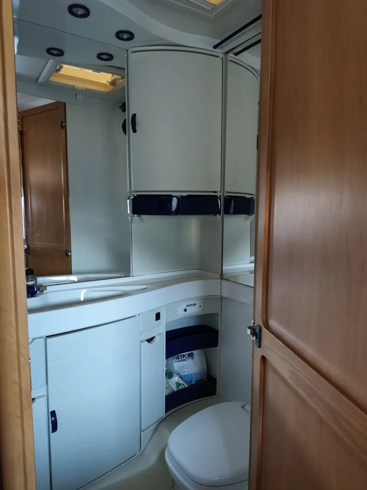 Fahrzeugbild Hymer Eriba Nova 460 Garagen gepflegt #5