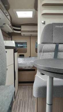 Sicht vorne-hinten Malibu Van Compact 540 DB Fiat 140 PS Automatik-2209