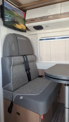 Sicht vorne-hinten Malibu Van Comfort 640 LE charming GT skyview Fiat 140 PS / Automatik 2283