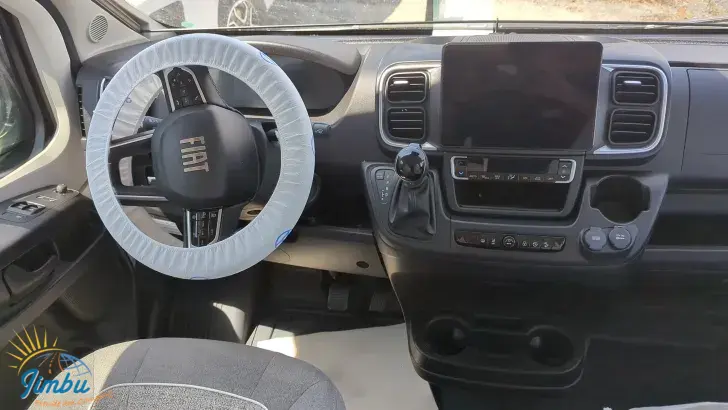 Sicht vorne-hinten Malibu Van Comfort 640 LE charming GT skyview Fiat 140 PS / Automatik 2283