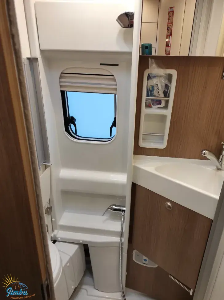 Fahrzeugbild Malibu Van First Class - Two Rooms 640 LE RB charming GT skyview Autom.-AHK-2224 #17