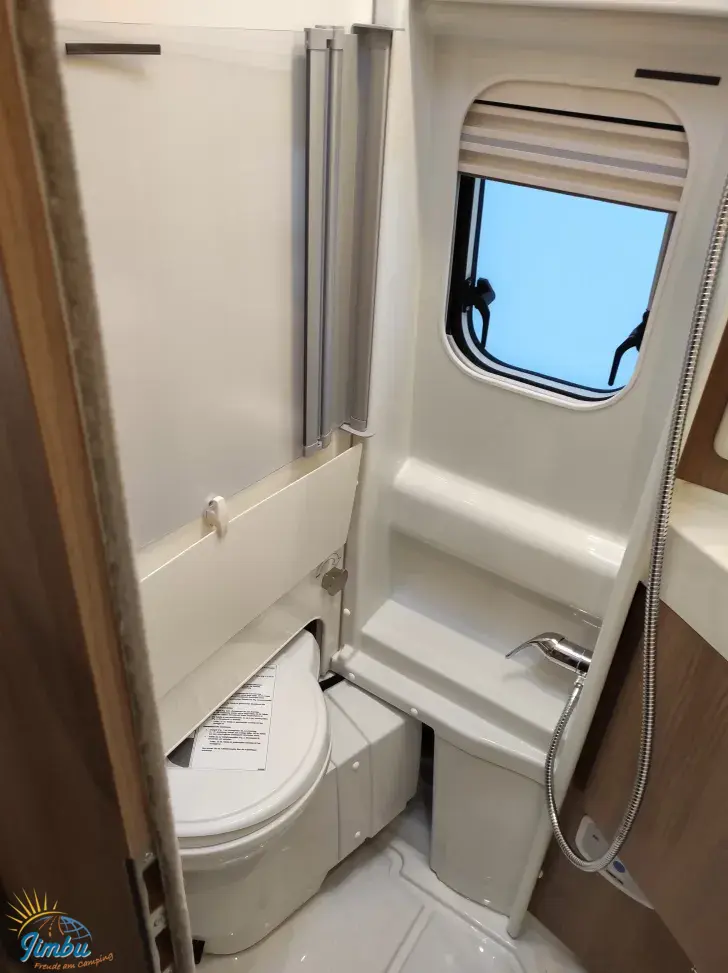 Fahrzeugbild Malibu Van First Class - Two Rooms 640 LE RB charming GT skyview Autom.-AHK-2224 #18