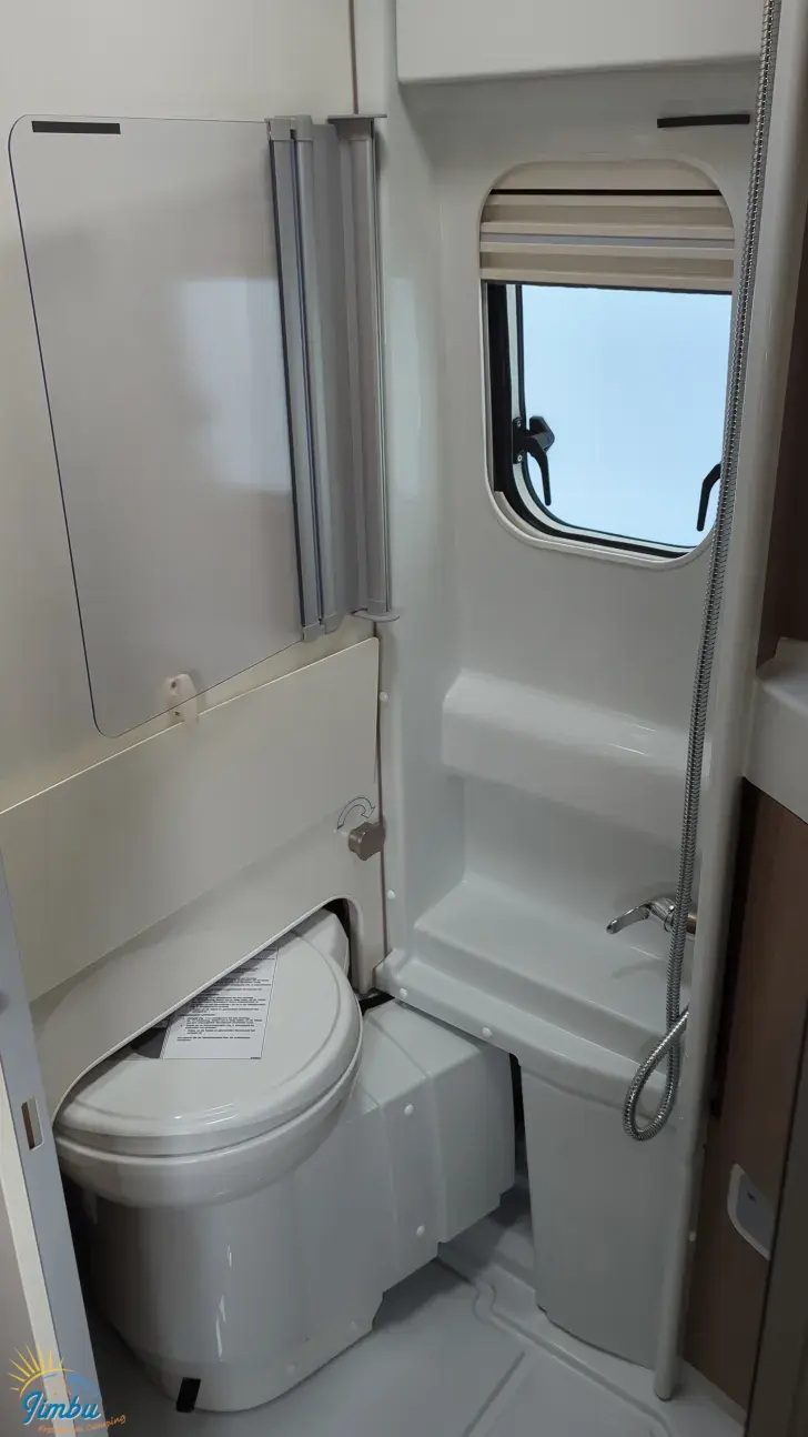 Toilette Malibu Van Comfort 640 LE charming coupé Fiat 180 PS/Automatik/AHK-2220