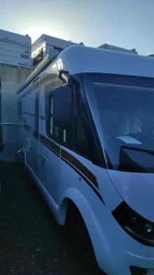 Schräg Vorne Malibu I 460 KB-LE comfort 4.2t 180 PS / Automatik 586 - 2203