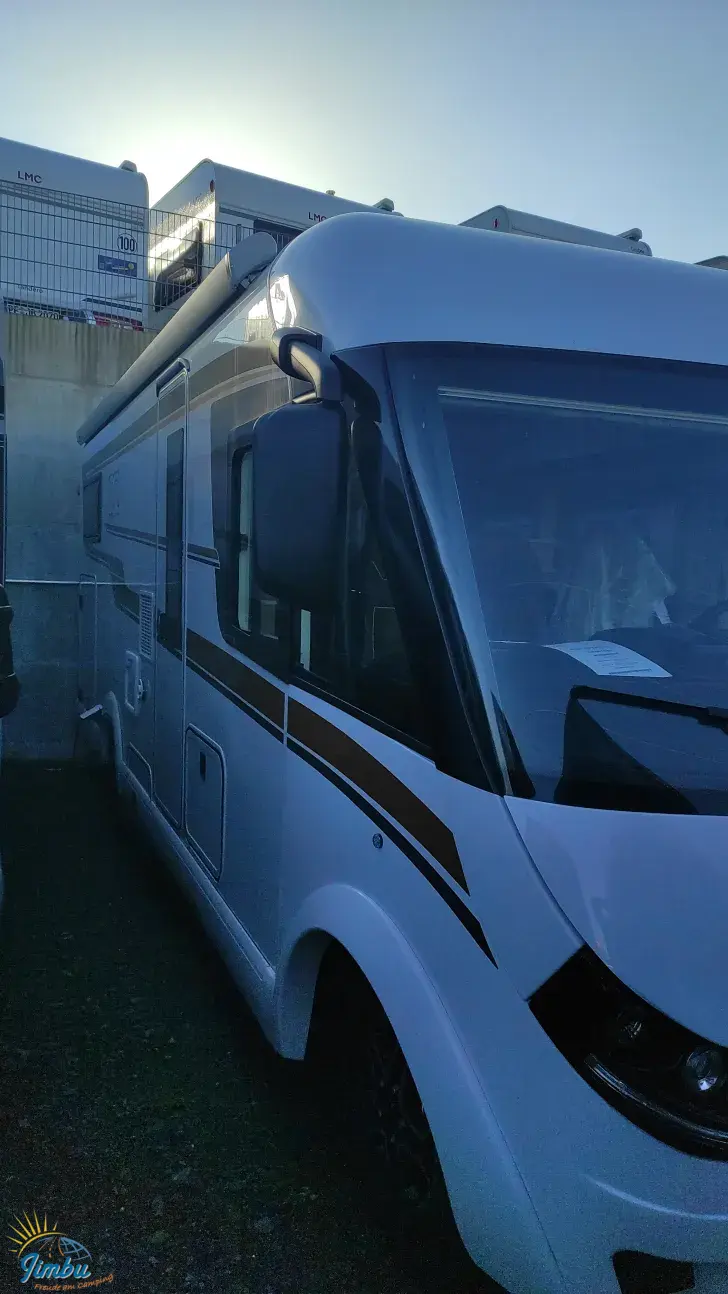 Schräg Vorne Malibu I 460 KB-LE comfort 4.2t 180 PS / Automatik 586 - 2203