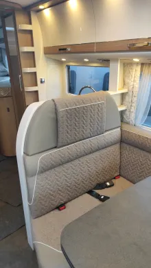 Weitere Sitzgruppe Malibu I 460 KB-LE comfort 4.2t 180 PS / Automatik 586 - 2203