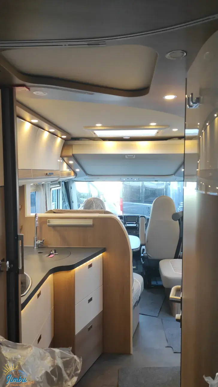 Sicht vorne-hinten Malibu I 460 KB-LE comfort 4.2t 180 PS / Automatik 586 - 2203