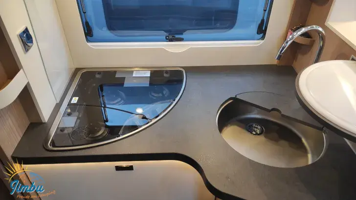 Küchen Malibu I 460 KB-LE comfort 4.2t 180 PS / Automatik 586 - 2203