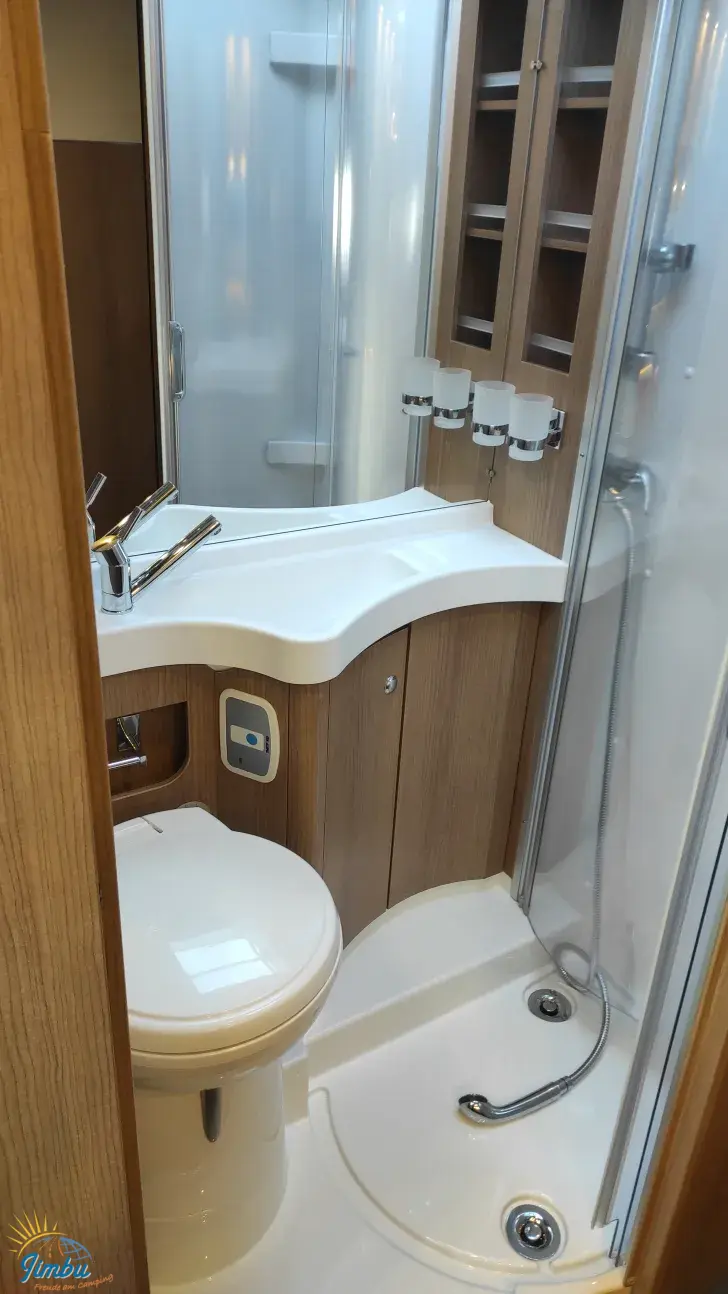 Toilette Malibu I 460 KB-LE comfort 4.2t 180 PS / Automatik 586 - 2203