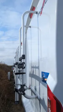 Schräg Vorne Malibu I 430 LE 140 PS / Schalter, 581 - 2113