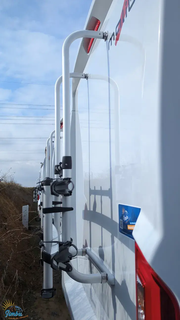 Schräg Vorne Malibu I 430 LE 140 PS / Schalter, 581 - 2113