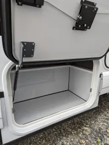 Fahrzeugbild Malibu I 430 LE 140 PS / Schalter, 581 - 2113 #38