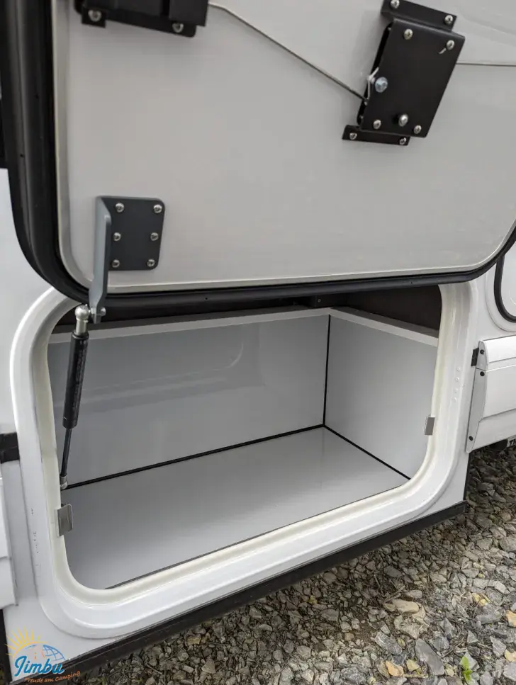 Fahrzeugbild Malibu I 430 LE 140 PS / Schalter, 581 - 2113 #38