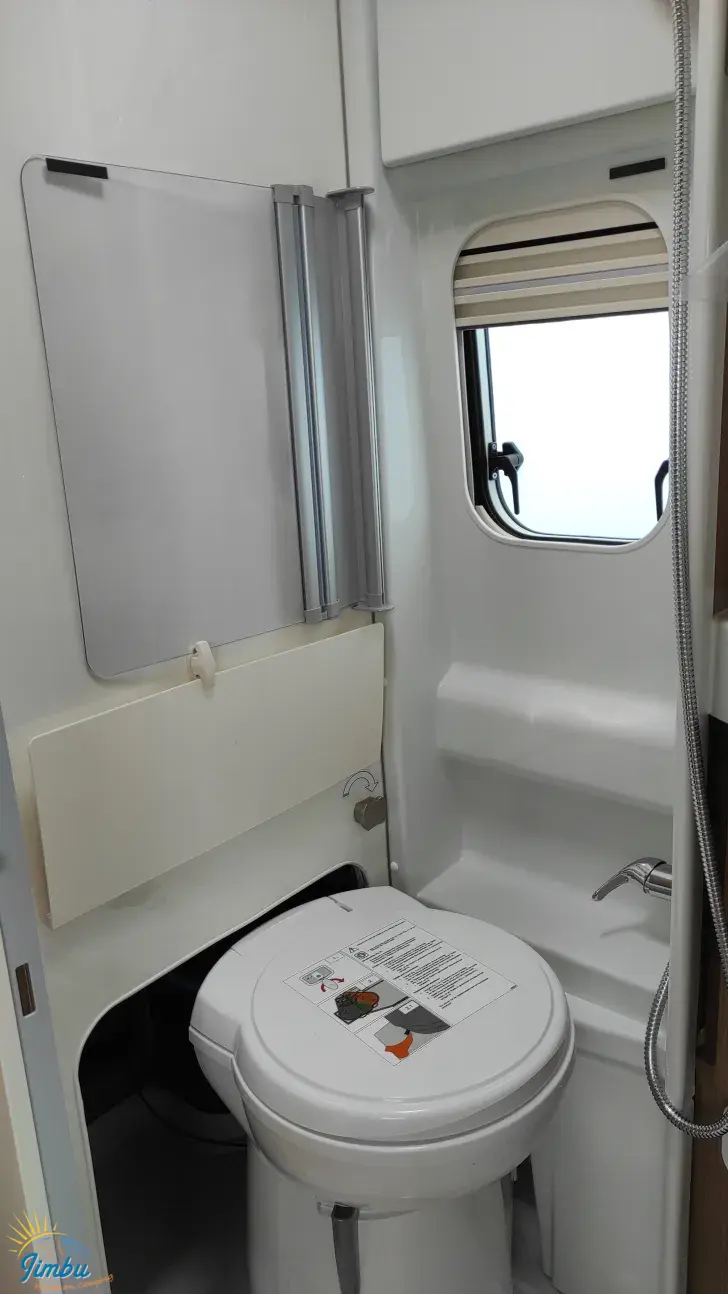 Toilette Malibu Van Comfort 640 LE charming coupé 180PS | Automatik, 163 - 2143