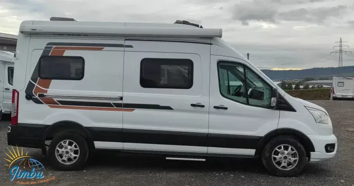 Seitlich Weinsberg CaraBus 600 MQ 130 PS Automatik 1060-105