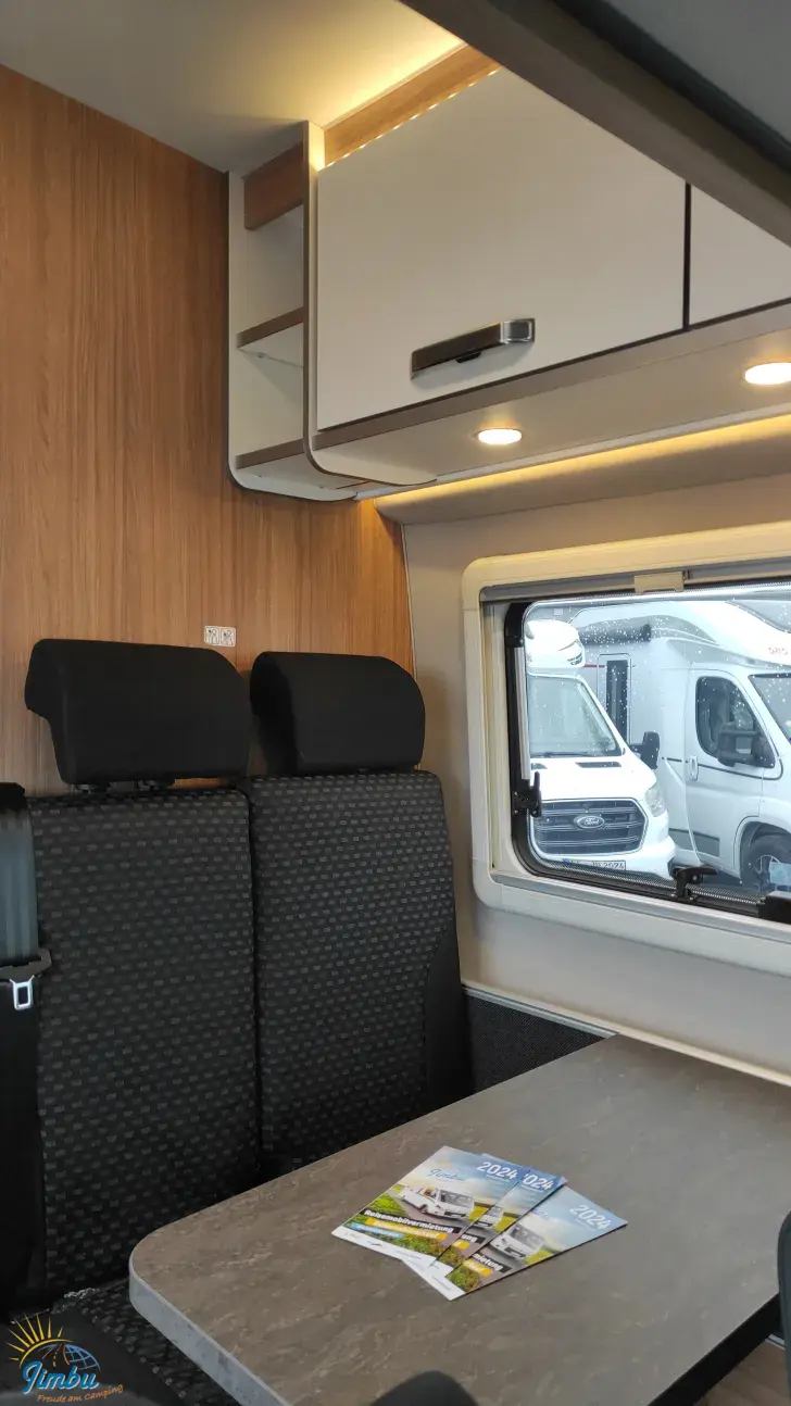 Weitere Sitzgruppe Weinsberg CaraBus 600 MQ 130 PS Automatik 1060-105