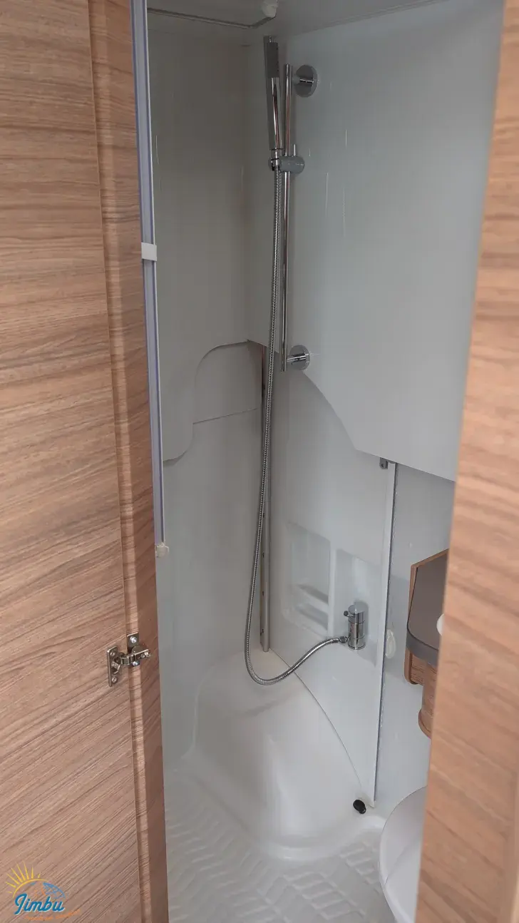 Toilette Weinsberg CaraLoft 600 MEG 130 PS / Schalter, 610 - 1120