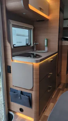 Küchen Weinsberg CaraCore 650 MEG 140 PS / Schalter, 592 - 1103