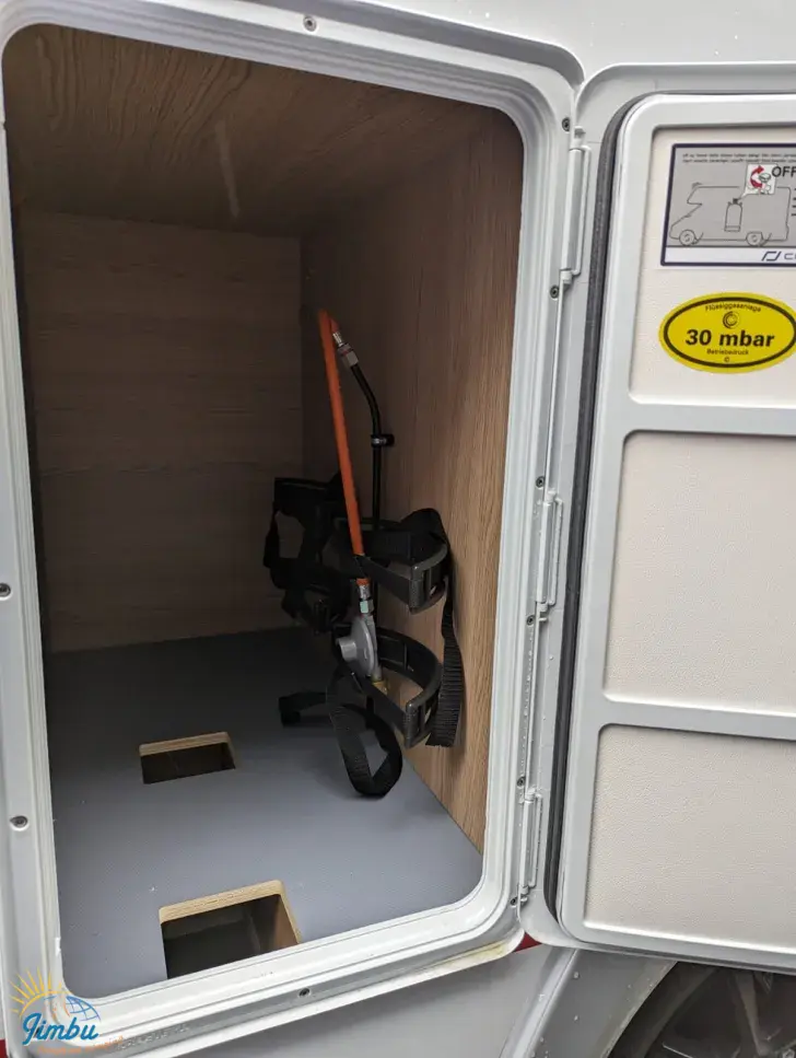 Fahrzeugbild LMC Cruiser V 646 G 140 PS/ Schalter, 626 - 3049 #40