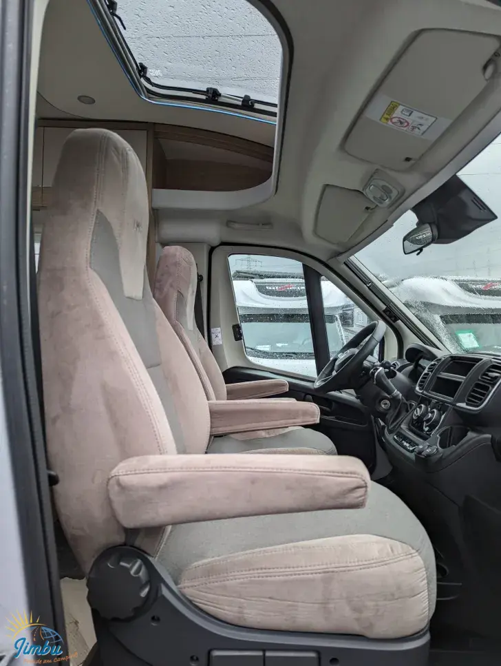 Fahrzeugbild LMC Cruiser V 646 G 180 PS/Automatik, 627 - 3050 #9