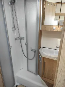 Fahrzeugbild LMC Cruiser V 646 G 180 PS/Automatik, 628 - 3066 #16