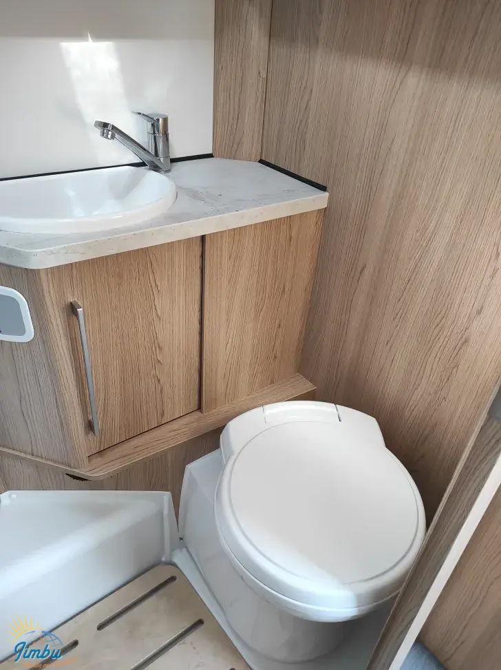 Fahrzeugbild LMC Cruiser V 646 G 180 PS/Automatik, 628 - 3066 #17