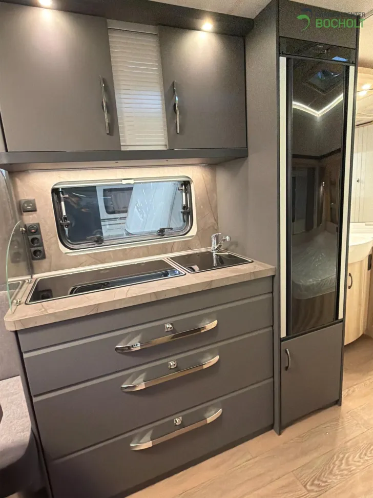 Fahrzeugbild Hobby De Luxe 460 UFe InterCaravaning Sondermodell #6