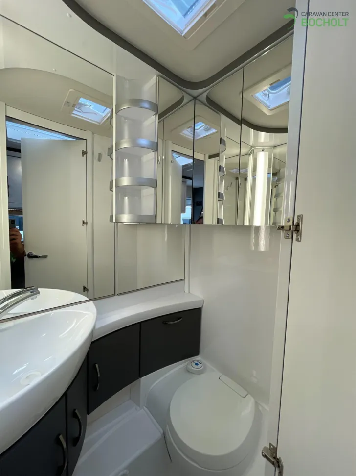 Fahrzeugbild Hobby Excellent Edition 495 UL Modell 2026 #16