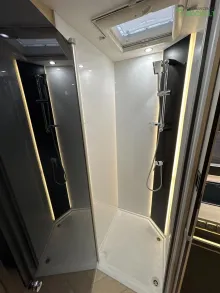 Fahrzeugbild Challenger Teilintegriert 260 Graphite Premium Modell 2026 / Artic / Drive #3