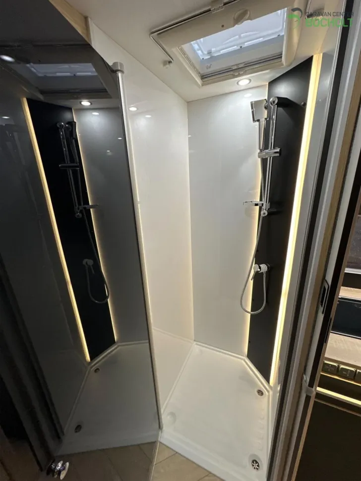 Fahrzeugbild Challenger Teilintegriert 260 Graphite Premium Modell 2026 / Artic / Drive #3