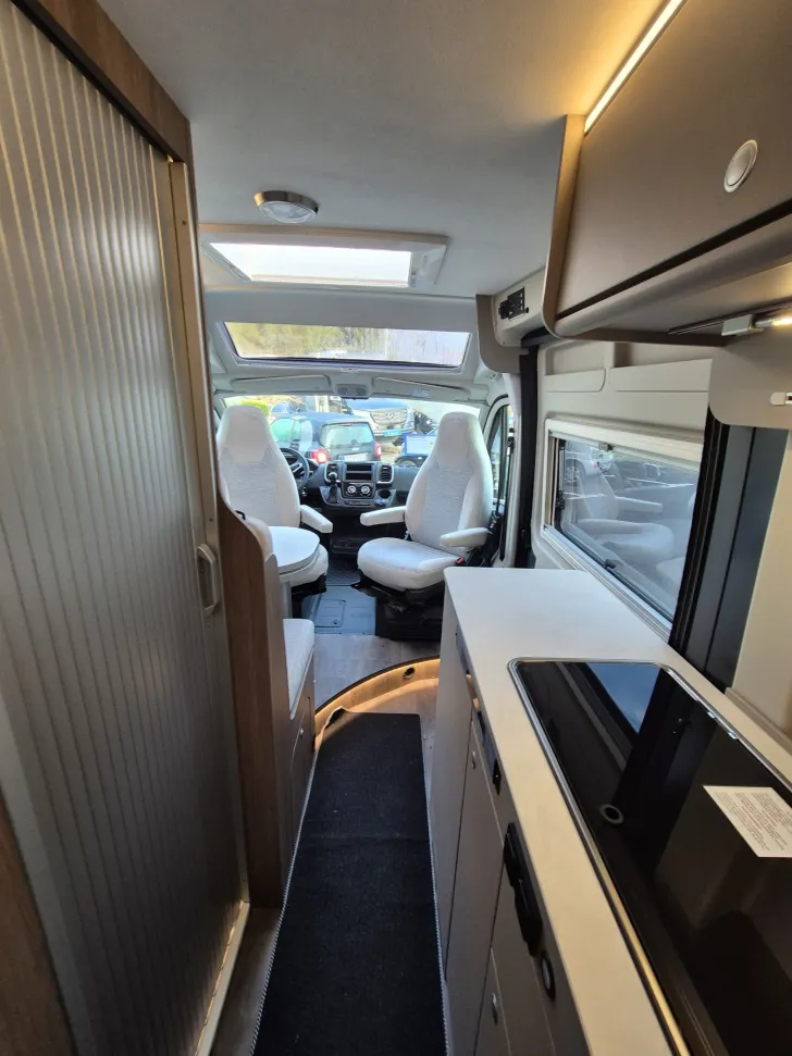 Fahrzeugbild Carado CV600 PRO+*Automatik*Schwenkbad* #30