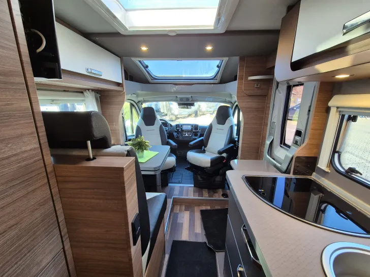 Fahrzeugbild Weinsberg CaraCompact 600 MF EDITION [PEPPER] #36